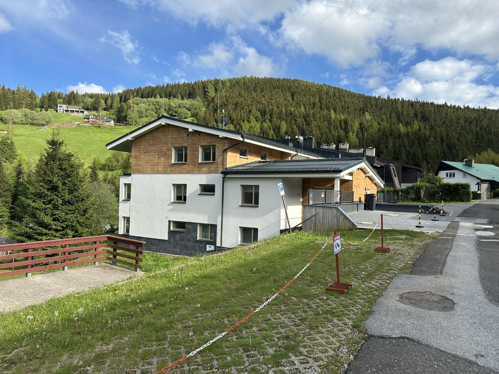 Apartman Oriens Pec Pod Snezkou Esterno foto